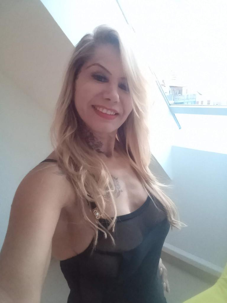 Chica busca chico en Almería: 