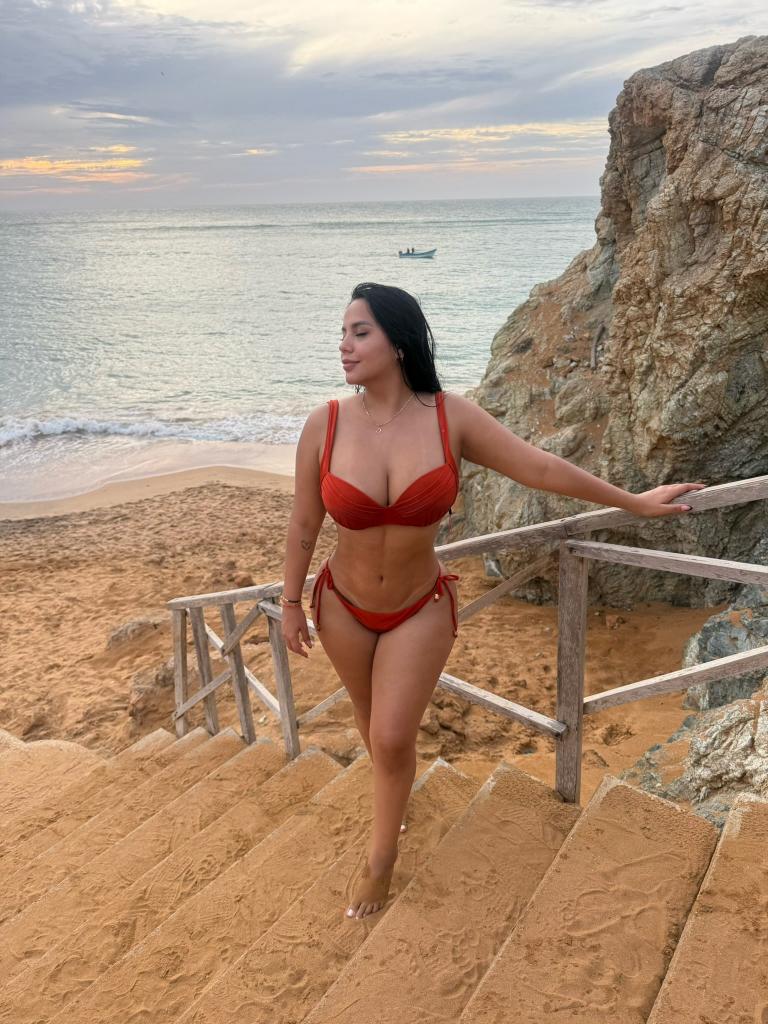 662692817: Chica busca chico en Barcelona