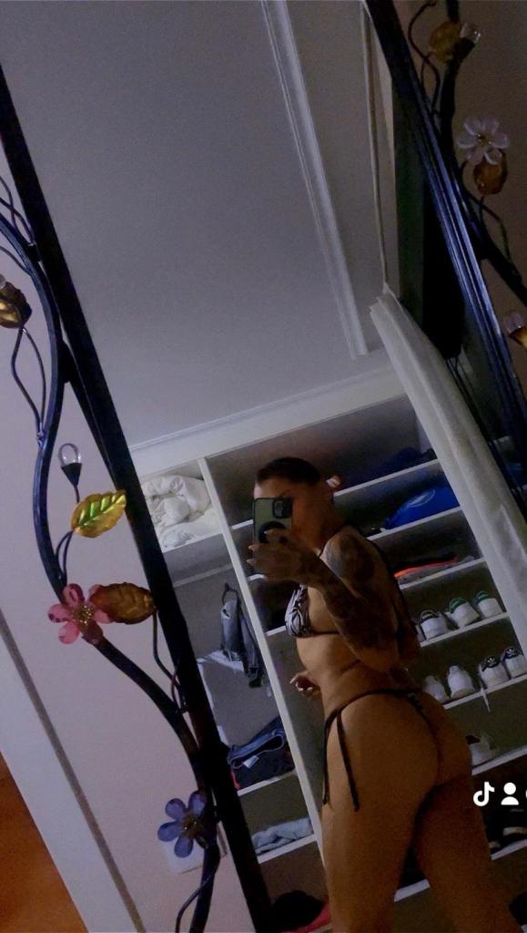 647268070: Chica busca chico en Cádiz