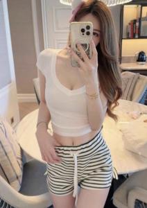 745044293: Chica busca chico en Madrid