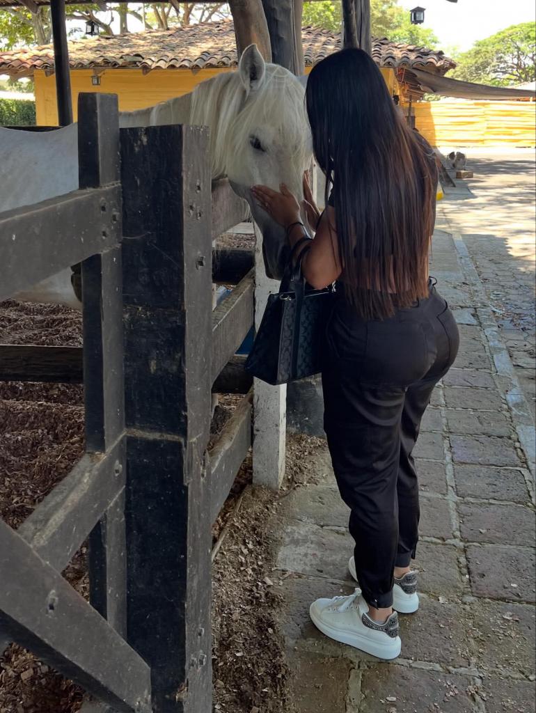 624998799: Chica busca chico en Murcia