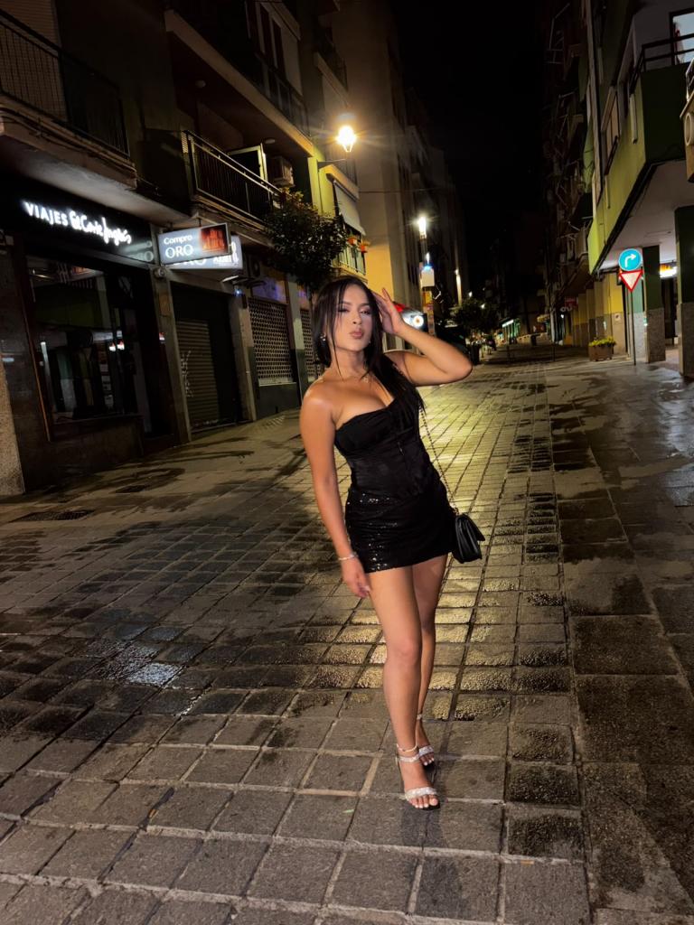 604359849: Chica busca chico en Málaga