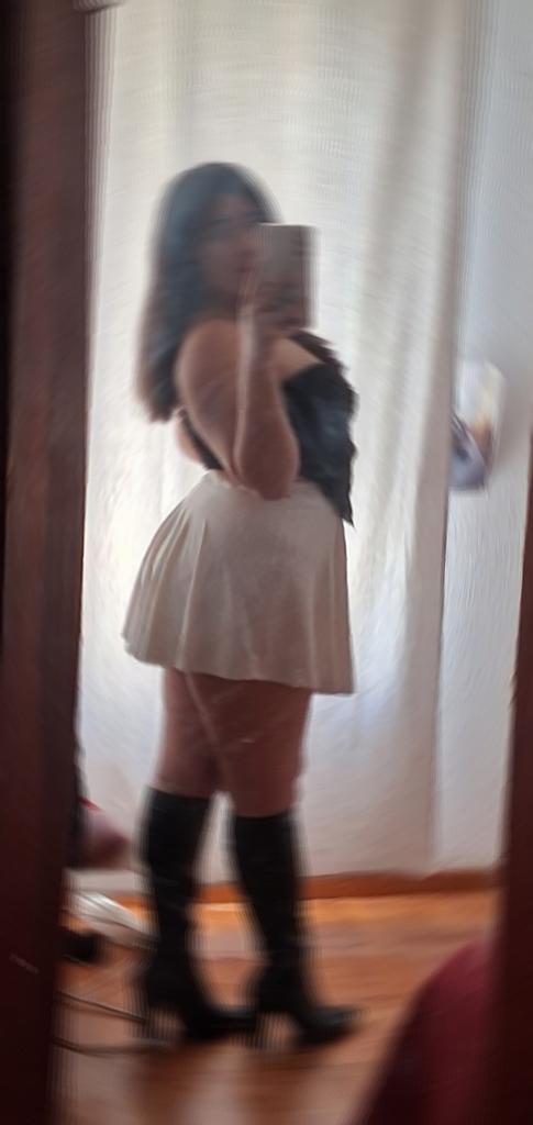 677063533: Chica busca chico en Málaga