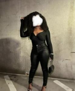 632779229: Chica busca chico en Barcelona