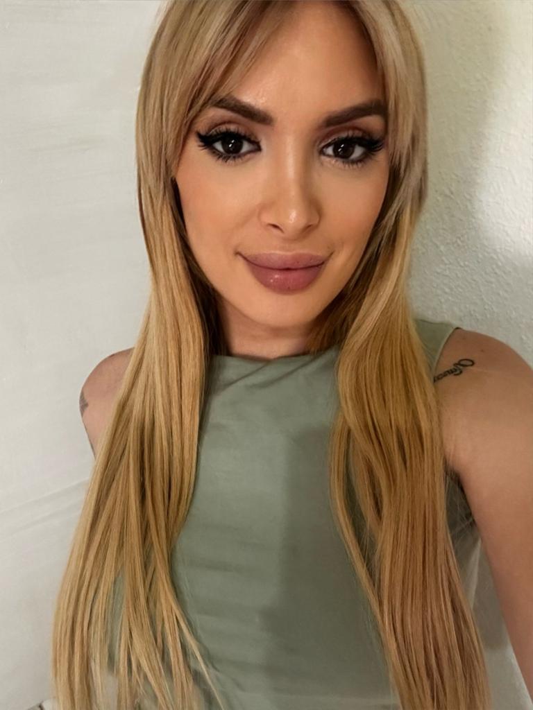 Chica busca chico en Granada: 