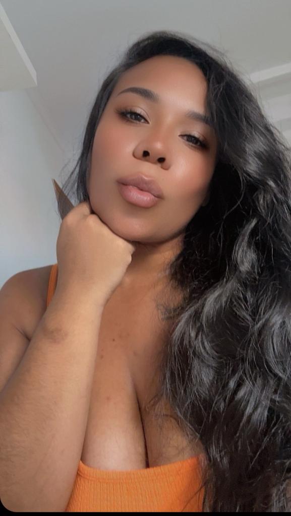 Chica busca chico en Granada: 