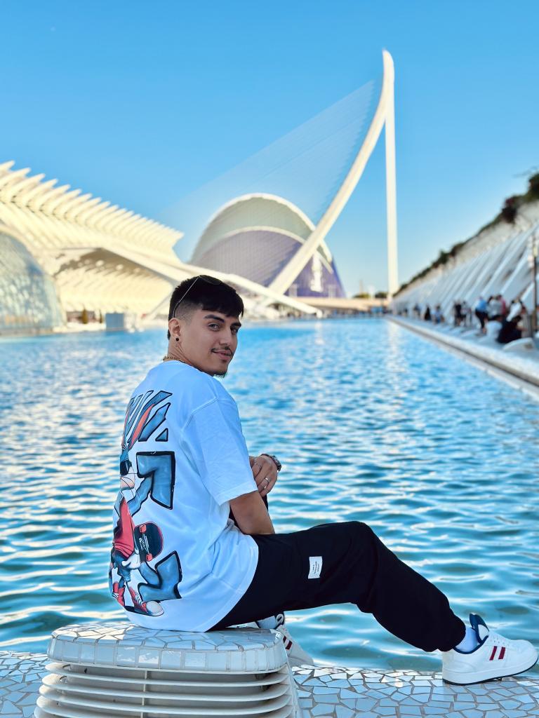 Chico busca chica en Valencia: 