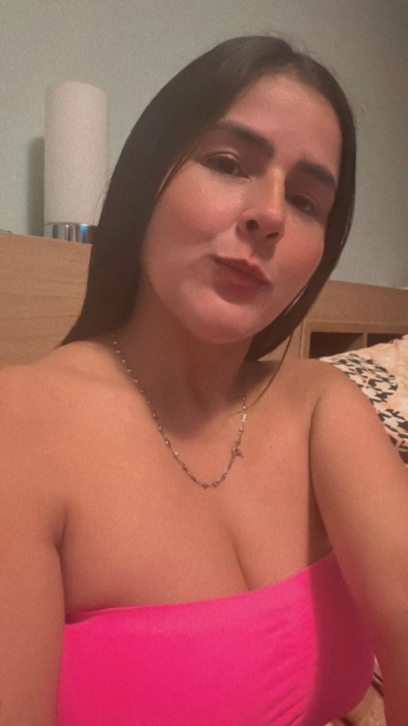 614706149: Chica busca chico en Gerona