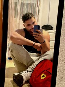 643346650: Chico busca chica en Valencia