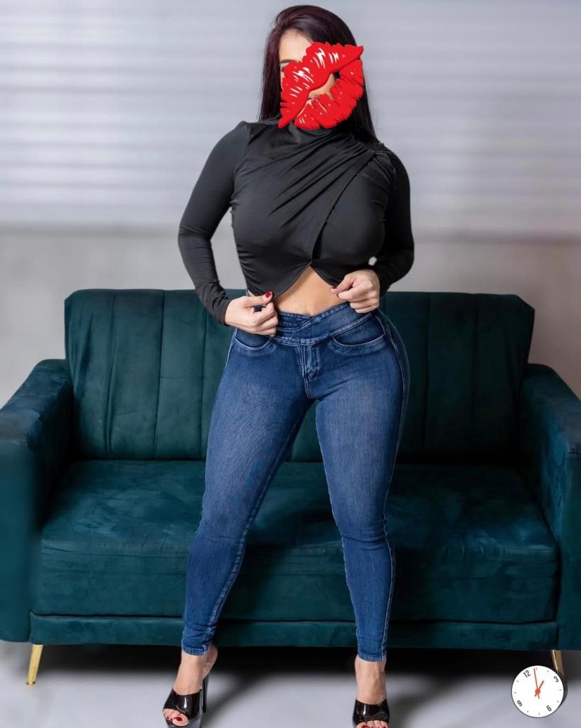 631460493: Chica busca chico en Málaga