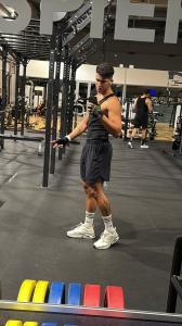 Chico busca chica en Sevilla: 