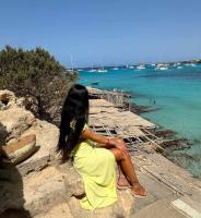 613977490: Chica busca chico en Gerona