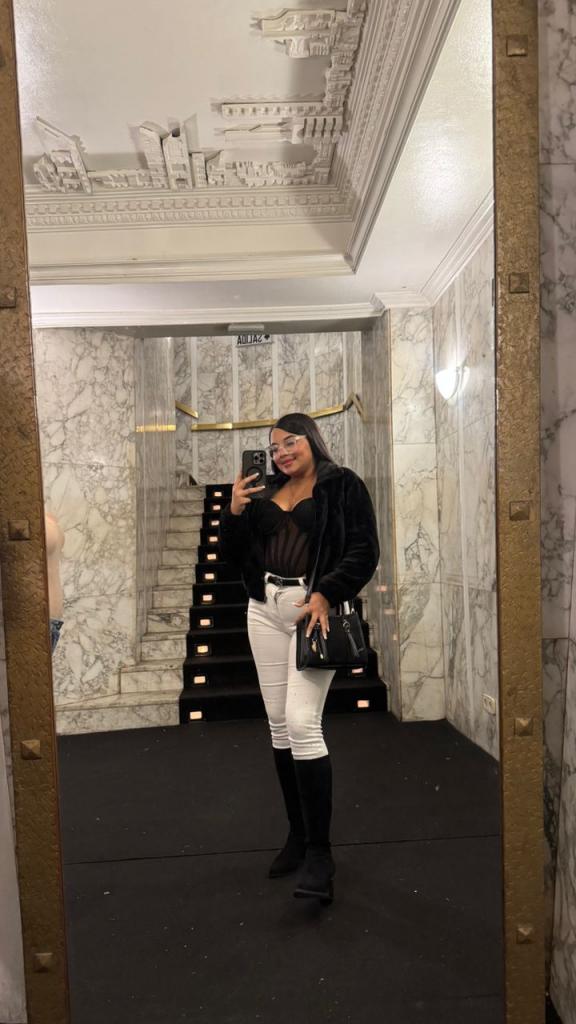 666365091: Chica busca chico en Pontevedra