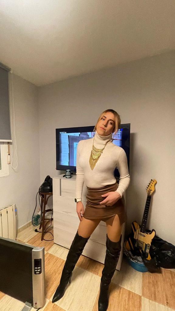 613840770: Travesti en León