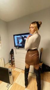 613840770: Travesti en León