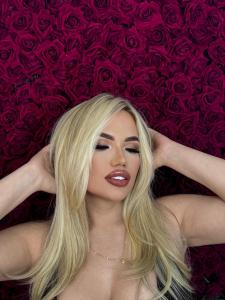 613933255: Chica busca chico en Barcelona