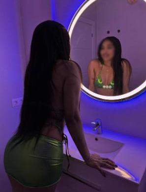 641468227: Chica busca chico en Barcelona