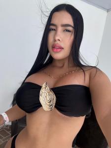 694286258: Chica busca chico en Barcelona