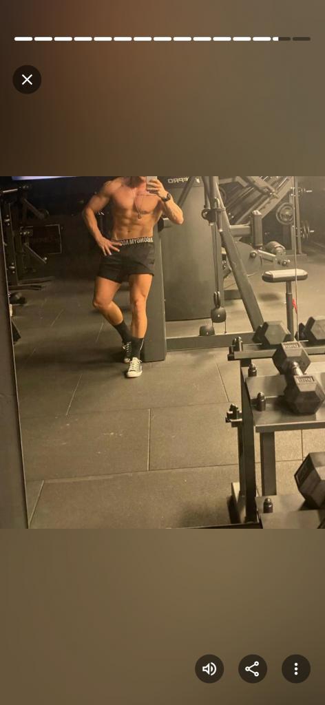 623740909: Chico busca chica en Zaragoza