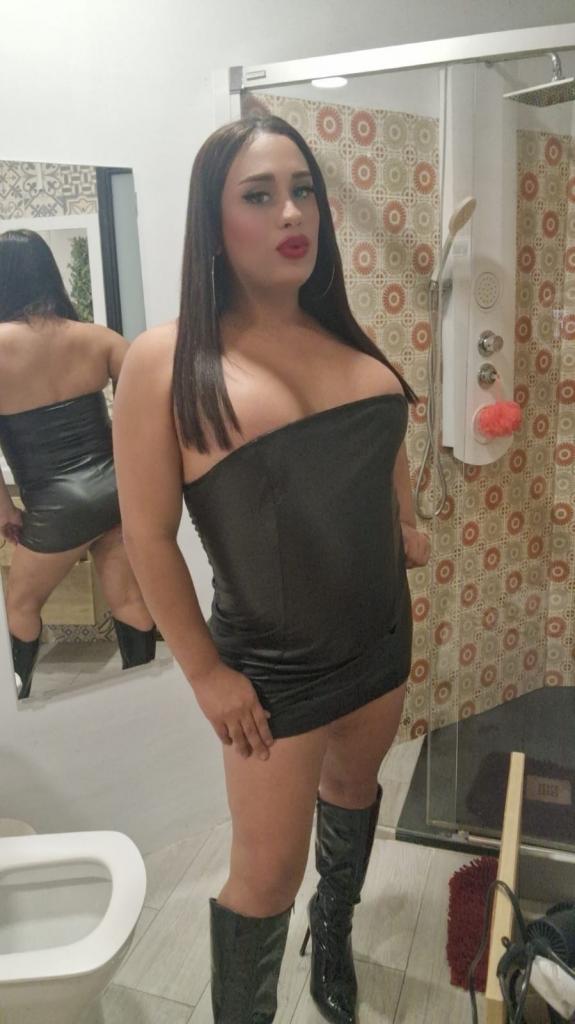 Travesti en Almería: Transexuales y Travestis