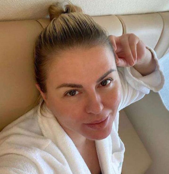 Chica busca chico en Granada: 