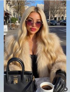 647141480: Chica busca chico en Barcelona