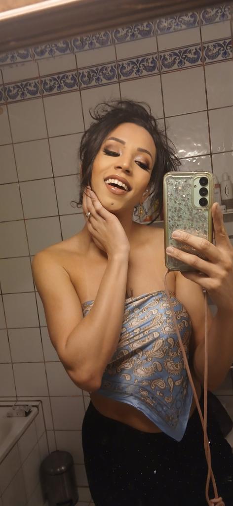 613975294: Transexual en Almería