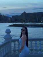 631069565: Chica busca chico en Gerona