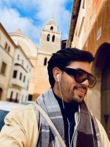 663523151: Chico busca chica en Madrid