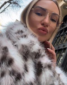 603170246: Chica busca chico en Madrid