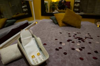 617667833: Chica busca chico en Sevilla