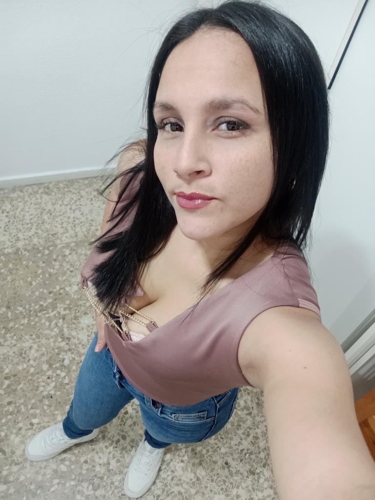 667795050: Chica busca chico en Huelva