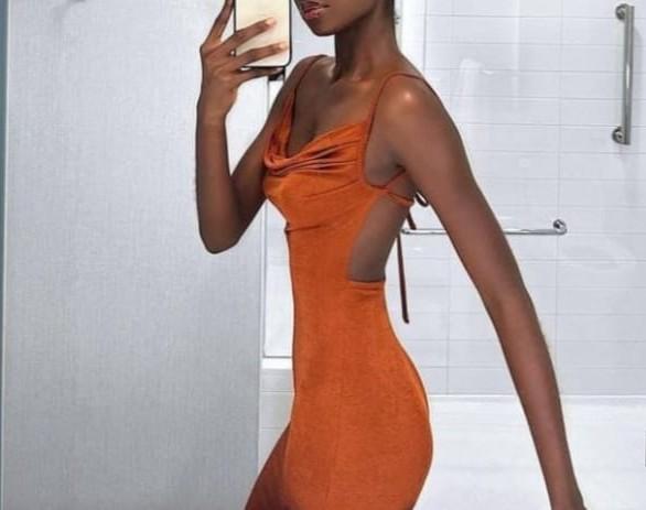 Chica busca chico en Cádiz: 