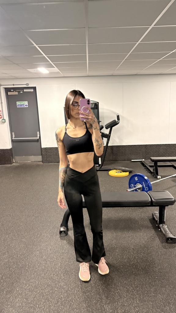 613204591: Chica busca chico en Sevilla