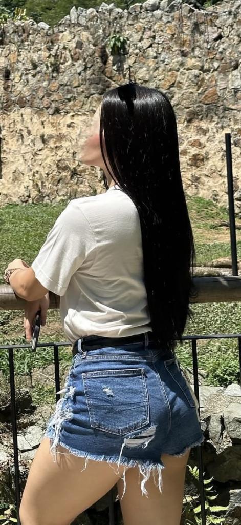 745002140: Chica busca chico en Menorca