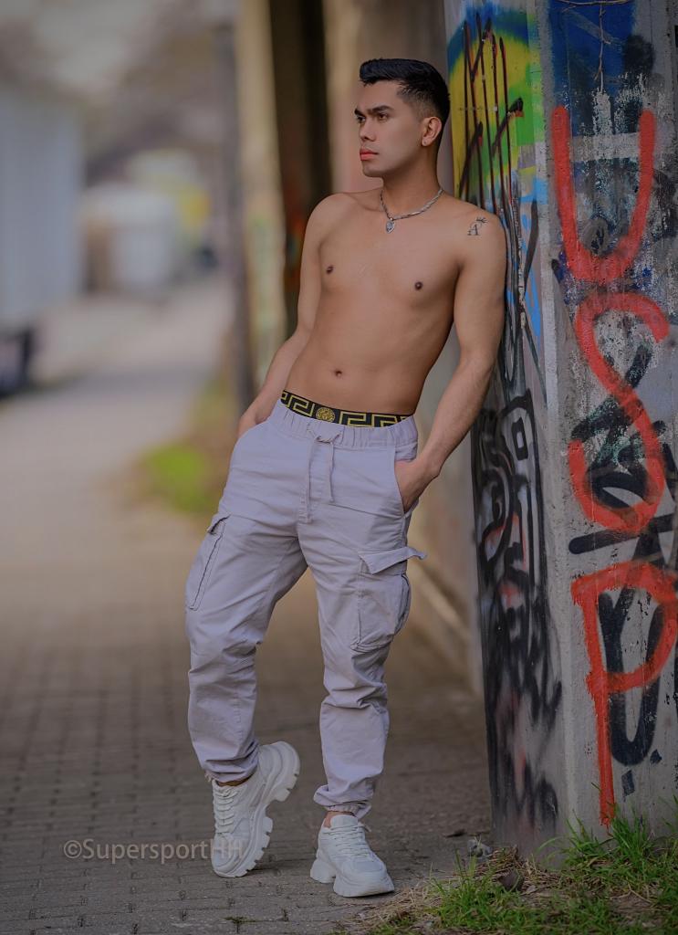 656001363: Chico busca chica en Valencia