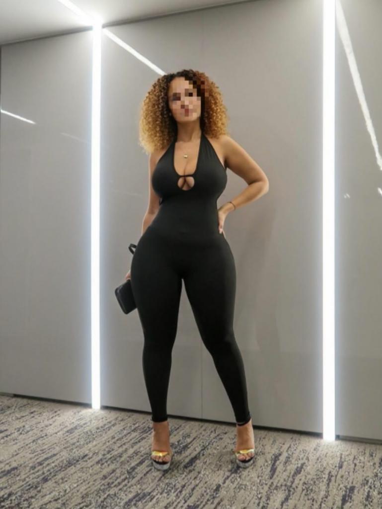 663748288: Chica busca chico en Navarra