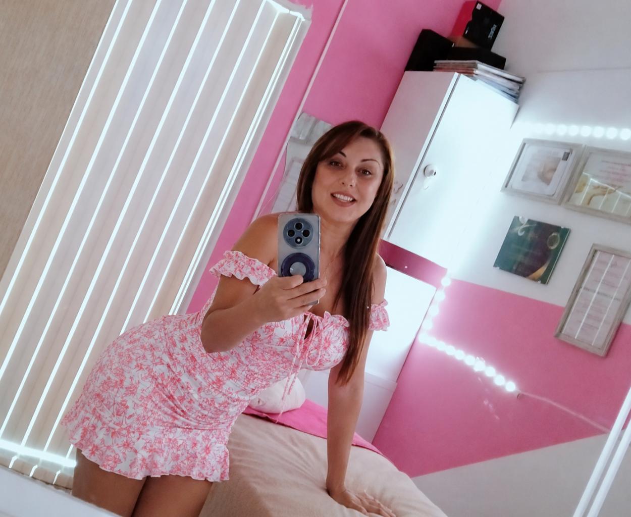 744250983: Chica busca chico en Málaga