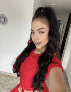 671078707: Chica busca chico en Barcelona