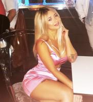 697903643: Chica busca chico en Sevilla