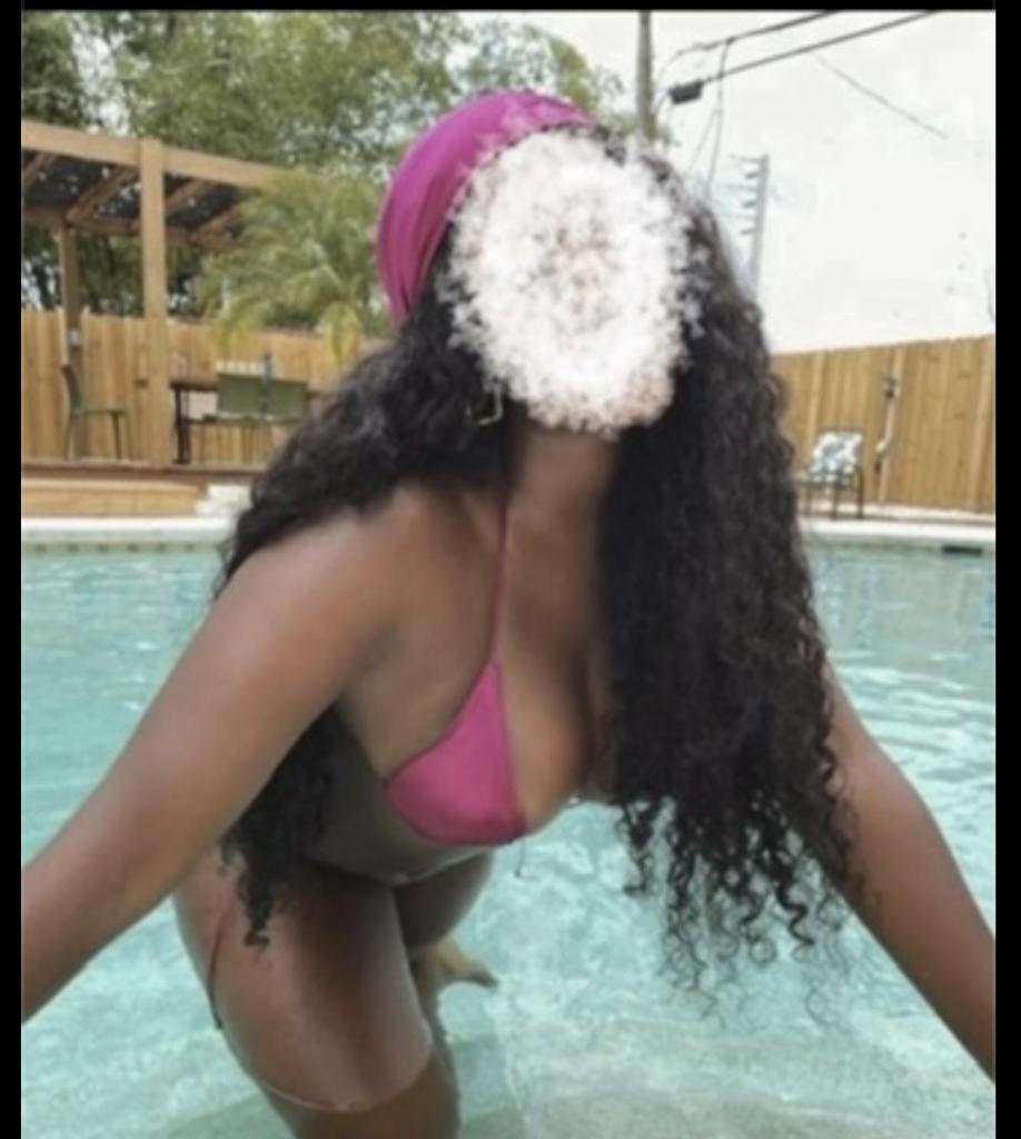 632779229: Chica busca chico en Barcelona