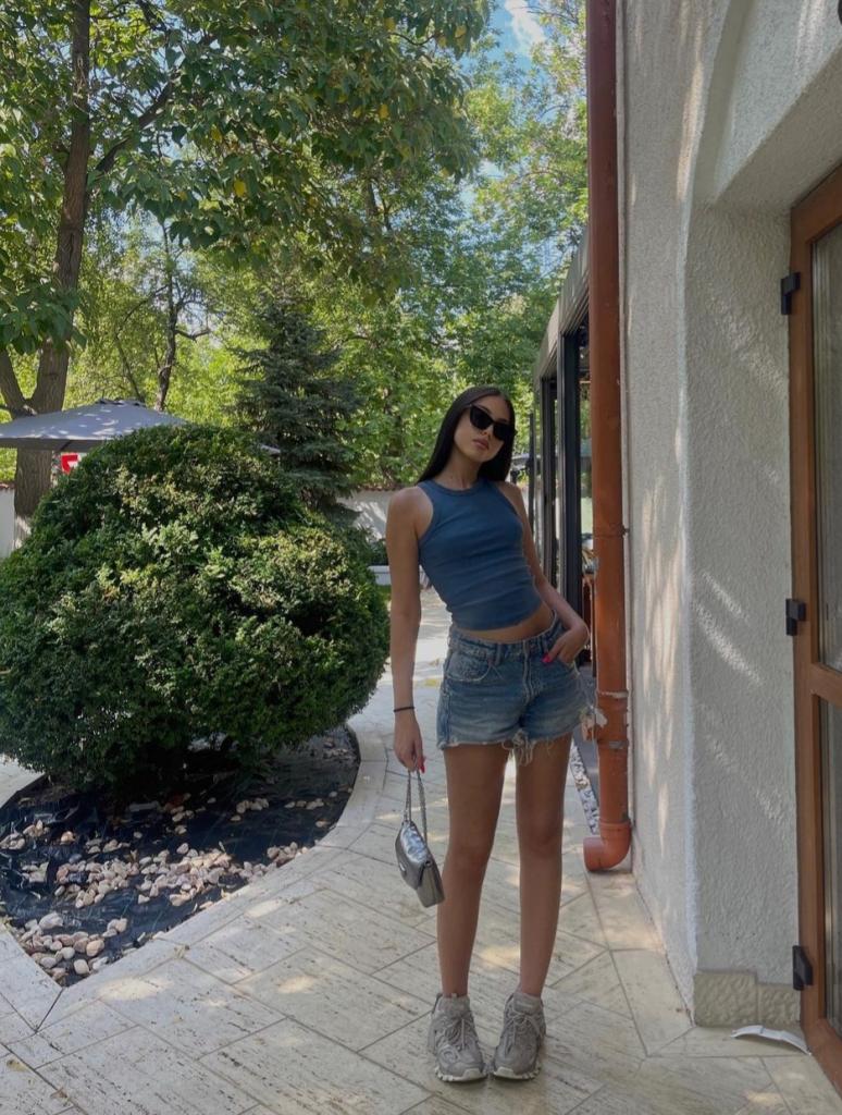 632392950: Chica busca chico en La Coruña