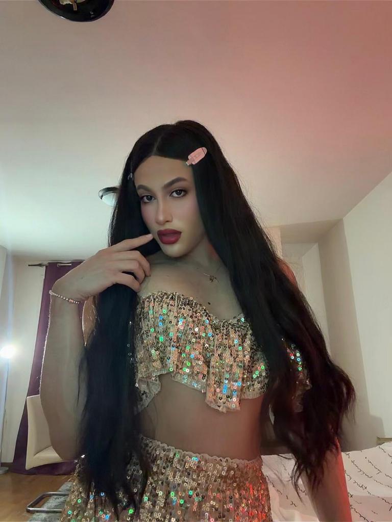 631058869: Travesti en Cantabria