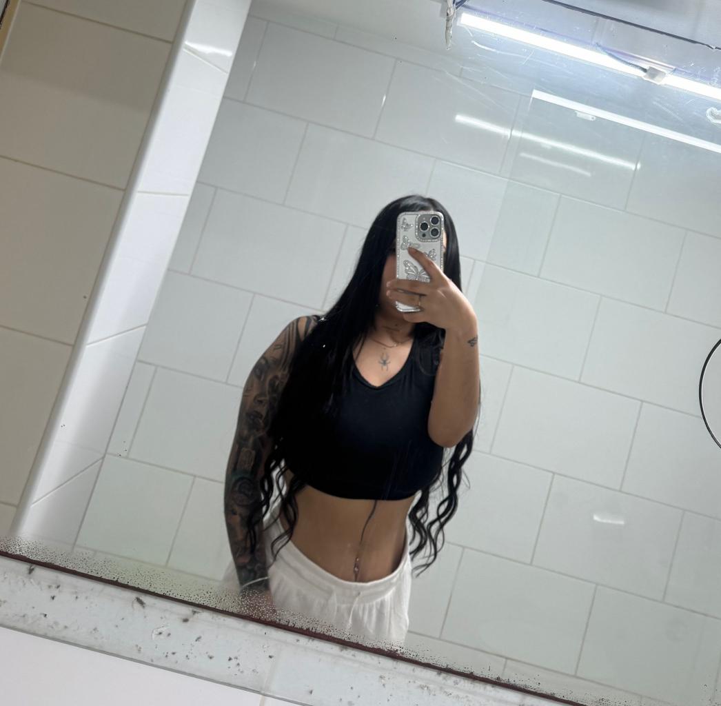 663155121: Chica busca chico en Barcelona