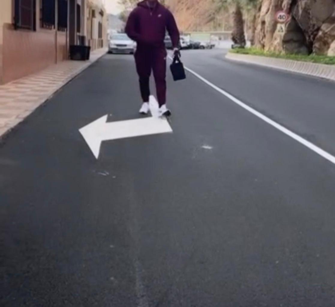 Chico busca chica en Granada: 