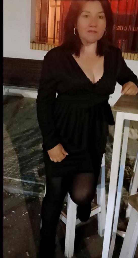641124053: Chica busca chico en Sevilla