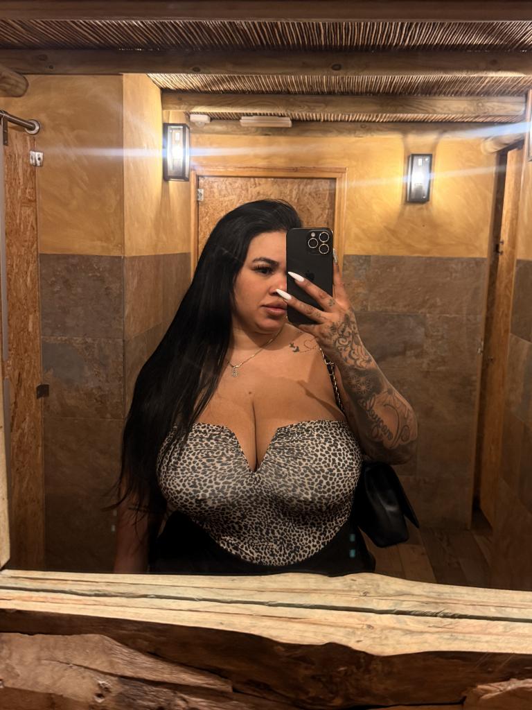 604105088: Chica busca chico en Barcelona