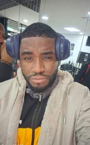 643837723: Chico busca chica en Zaragoza