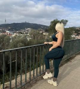 695288099: Chica busca chico en Tenerife