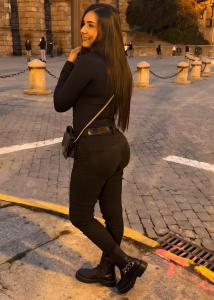 691386949: Chica busca chico en Madrid